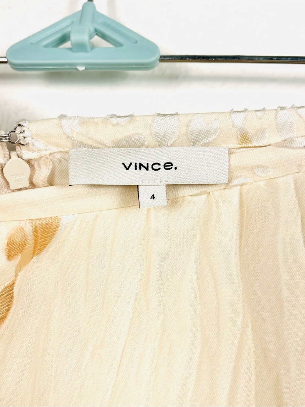 VINCE Size 4 Crinkled Pleated Asymmetrical Cream Beige Floral Midi Skirt - Picture 5 of 6